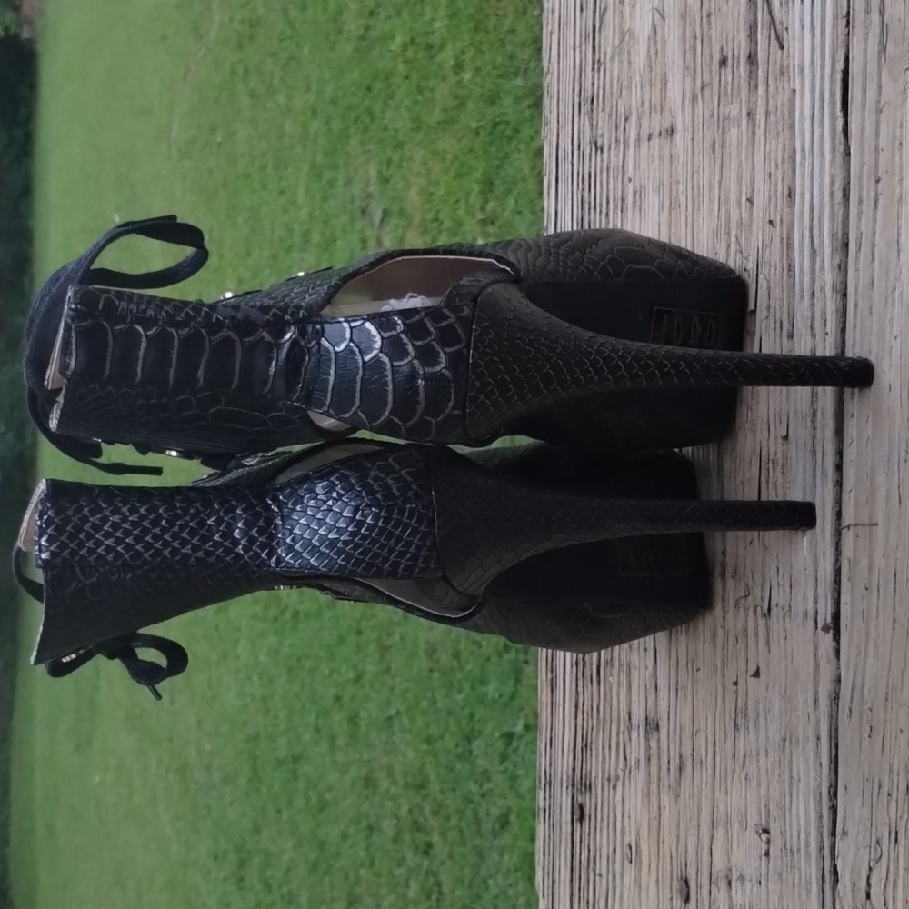 Kalinai Scene By Shoedazzle Stiletto Booties - Picture 6 of 9